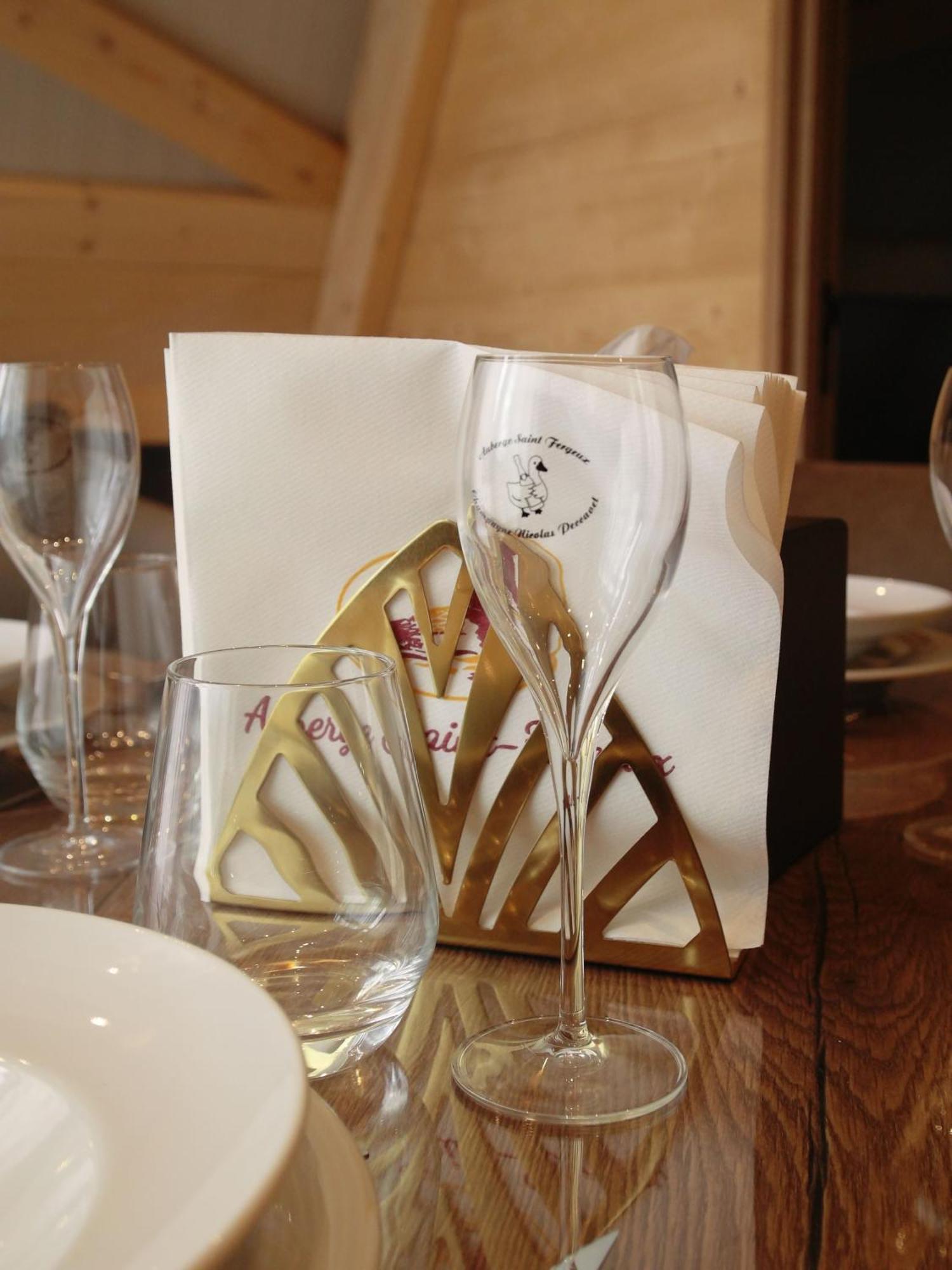 Auberge Saint Fergeux Gionges 외부 사진